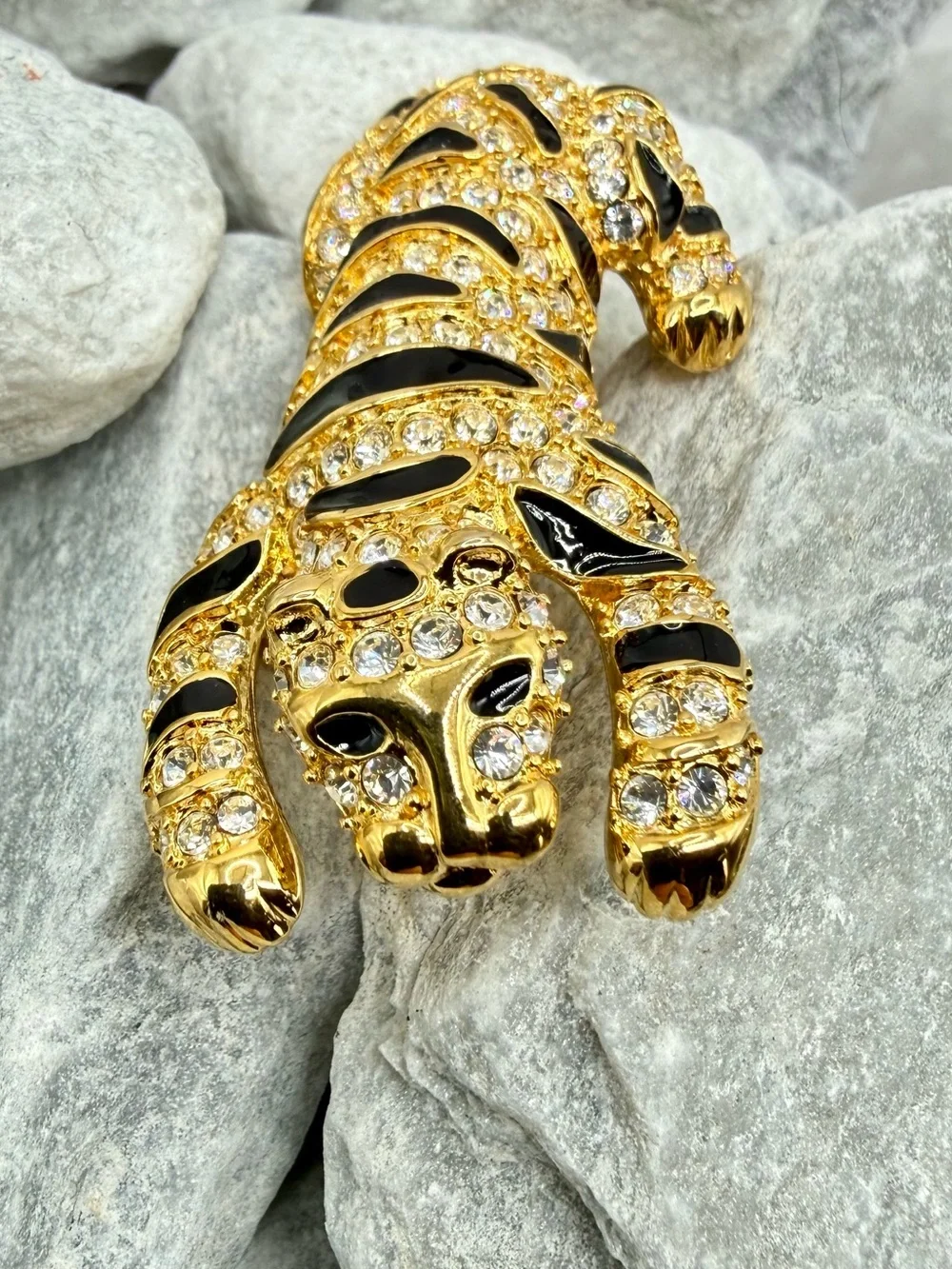 KJL Kenneth Jay Lane “Treasures Of The Duchess” Tiger Rhinestone Brooch 2.5” 90s